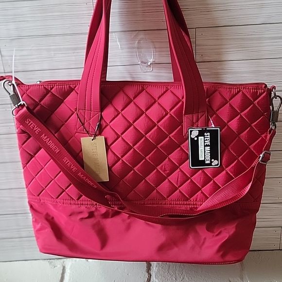 NWT STEVE MADDEN GYM WASHABLE RED BAG QUILTED CROSSBODY WEEKENDER - Picture 6 of 9